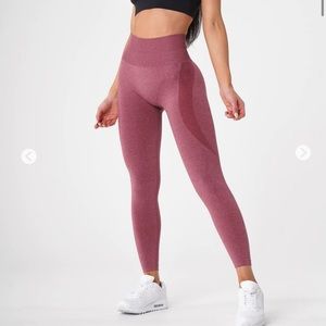 NVGTN Maroon contour seamless leggings size small